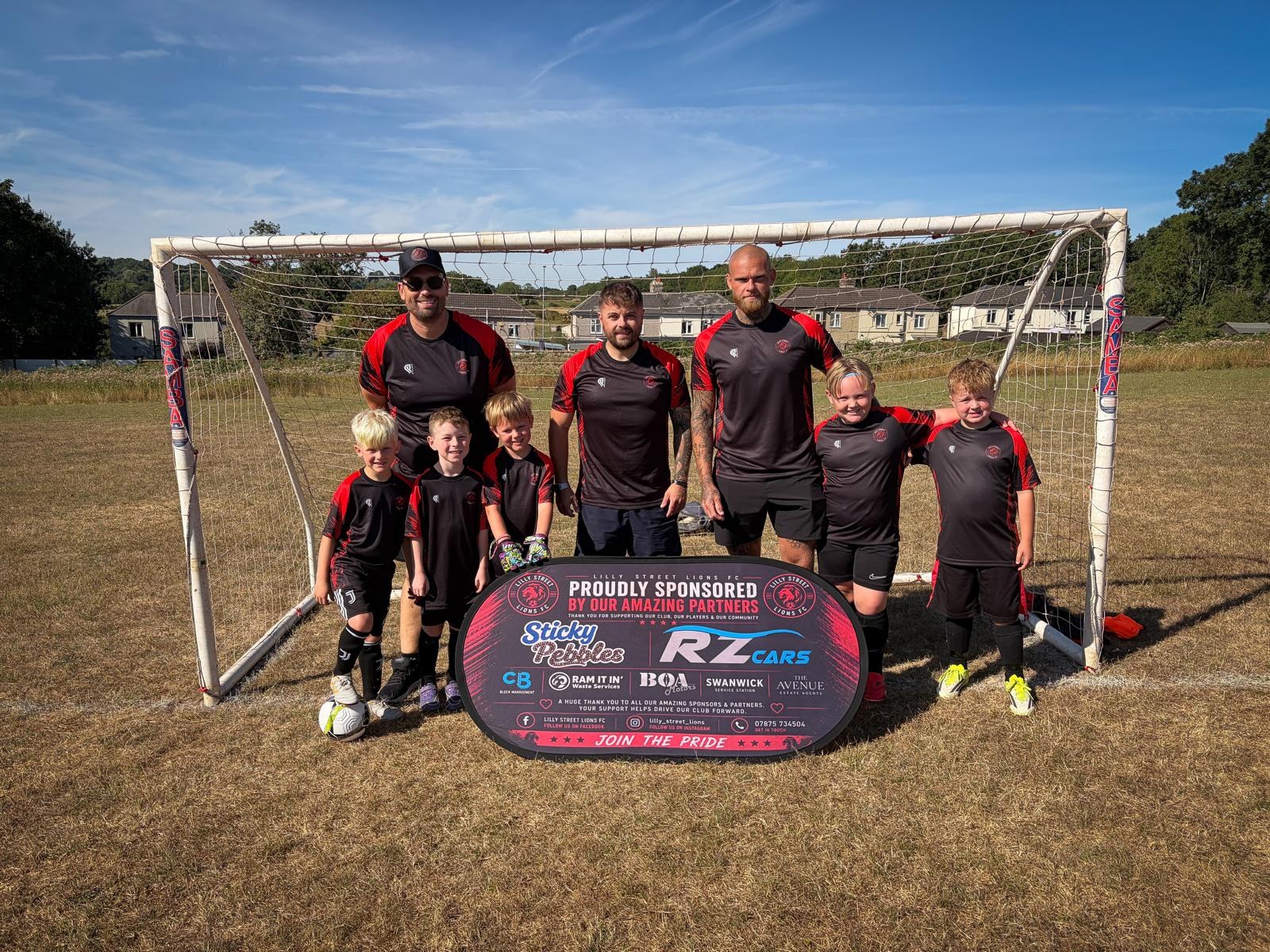 Lilly Street Lions FC Under-8 squad and coaches